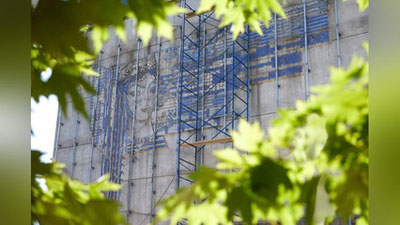 '"Ushbu yodgorliklar Toshkentga betakror shahar qiyofasini baxsh etadigan ramzdir". Saida Mirziyoeva binolardagi mozaika pannolarni saqlab qolishga chaqirdi'ning rasmi