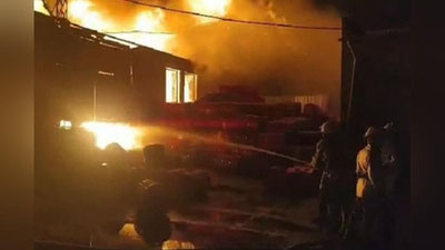 'Tunda Samarqandda bir-biriga tutash uylarda yong`in sodir bo`ldi'ning rasmi