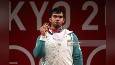 'Akbar Jo`raev Olimpiya o`yinlarining oltin medalini qabul qilib oldi(video)'ning rasmi
