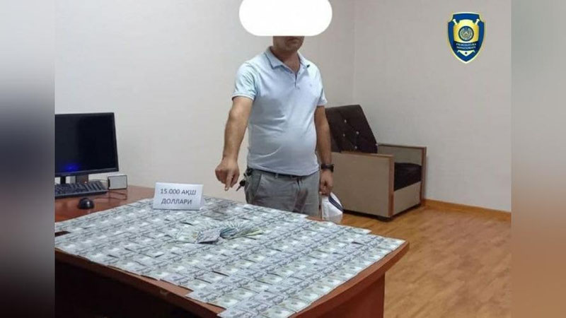 'Andijonda 15 000 AQSh dollar evaziga bino olib berishni va`da qilgan davlat korxonasining sobiq mutaxassisi qo`lga olindi'ning rasmi