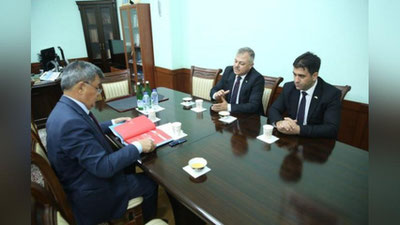 'Turkiya Madaniyat vazirligi tomonidan tayyorlangan “O`zbekiston kelajagi buyuk davlat” kitobi San`at va madaniyat institutiga taqdim etildi'ning rasmi