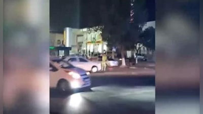 'Toshkentda svetofor ishlamay qolgan chorrahada fuqarolarning o`zlari "inpektor"lik qildi (Video)'ning rasmi