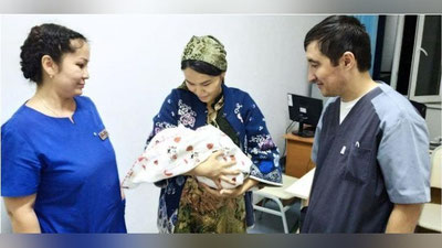 'O`zbekistonda ilk buyrak ko`chirib o`tkazilgan qoraqalpog`istonlik ayol farzand dunyoga keltirdi'ning rasmi