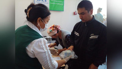 'Mo`ynoqda har bir oilaga 5 mln so`mdan tarqatilmoqda'ning rasmi