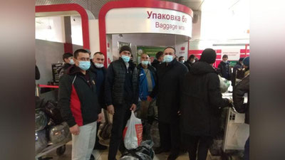 'Kolsovo aeroportida 30 ga yaqin o`zbekistonlikning reysdan qolib ketgani bo`yicha izoh berildi'ning rasmi