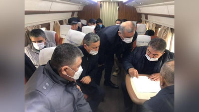 Изрображение 'Группа правительственных чиновников вылетела на Айдар-Арнасайской систему озер'