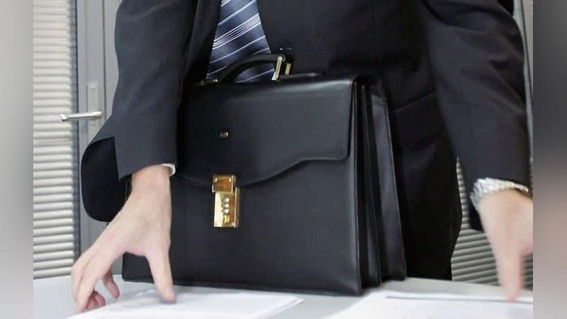 'Ҳоким ёрдамчилари лавозимига иқтисод соҳасида тажрибали бўлганлар мажбуран ўтказилаётгани ростми? Ҳолат тафсилотлари ўрганилди'ning rasmi