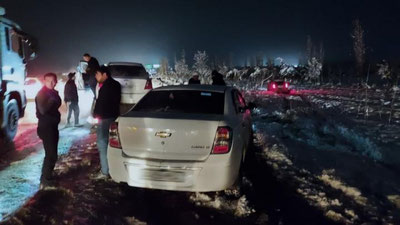 'Оҳангаронда 10га яқин машина ЙТҲга учради. Натижада... (фото)'ning rasmi