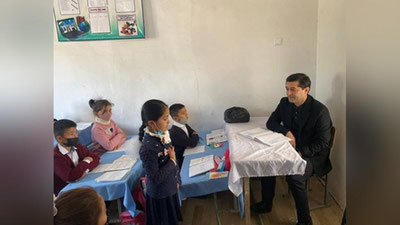 'Халқ таълимининг янги вазири ижтимоий тармоқда танқид қилинган Қашқадарёдаги мактабга бориб, ҳақиқатга гувоҳ бўлди'ning rasmi