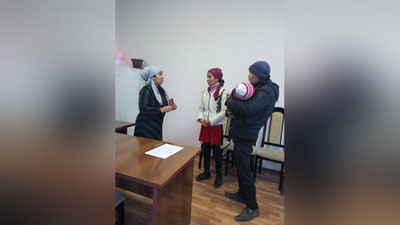 'Қаршида яшовчи оила 10 йил яшаб қонуний никоҳдан ўтишди'ning rasmi