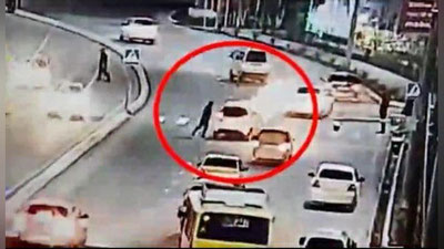 'Навоийда "Cobalt"га тўқнашган "Spark" осонгина ёниб кетди'ning rasmi