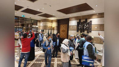 'O`zbekistonlik ziyoratchilar ikki yillik tanaffusdan so`ng umra ibodati uchun Saudiya Arabistoni Podshohligiga etib bordilar (foto)'ning rasmi