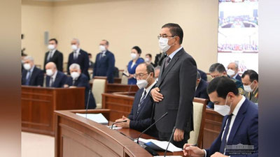 '"Инфляцияни 3 фоиздан оширмаслик, камбағалликни 2 бараварга қисқартириш..." Президент комплекс раҳбарлари ва ҳокимларга вазифа берди'ning rasmi