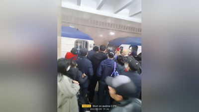 Изрображение 'В метро Ташкента из-за неисправности поезд остановился в туннеле (видео)'