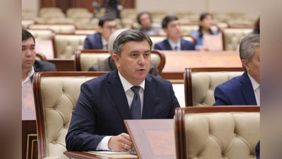 'Ҳимояга муҳтож, кўп болали ёки ногирон болалиларга, ногиронлиги бўлганларга ишга жойлашишда қўшимча кафолатлар белгиланган янги таҳрирдаги Меҳнат кодекси маъқулланди'ning rasmi