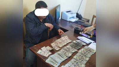 'Ҳазорасп тумани ҳокимининг ўринбосари жиноят устида ушланди'ning rasmi