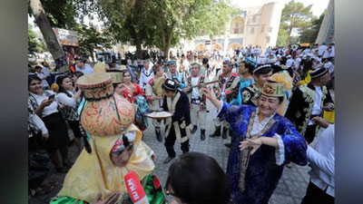 Изрображение 'Бухара принимает Международный Фестиваль золотошвейных и ювелирных изделий'