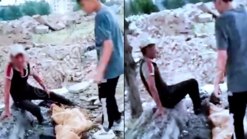 'Chirchiqda maktab o`quvchilari 58 yoshli erkakni urgani bo`yicha jinoyat ishi qo`zg`atildi'ning rasmi