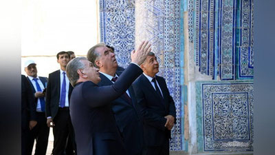 'Tojikiston rahbari Mirziyoev bilan Ichan qal`adagi tarixiy obidalarni ziyorat qildi (foto)'ning rasmi