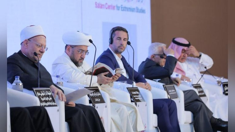 'Муфтий Нуриддин домла Қоҳирадаги халқаро анжуманда нутқ сўзлади'ning rasmi