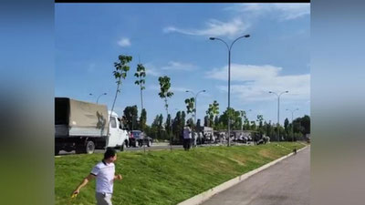 'O`zbekiston IIV muxlislarga yarim finalga kelmaslikni tavsiya etmoqda, ammo "Bunyodkor" oldida katta monitor o`rnatildi (video)'ning rasmi