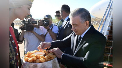 'Мирзиёев Қирғизистон Республикасига етиб борди'ning rasmi