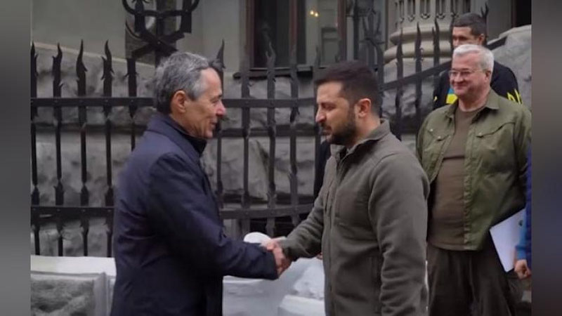 '"Betaraflikni saqlab qolishning iloji yo`qligidan dalolat beradi" Zelenskiy Shveysariya prezidentiga rahmat aytib, tabrikladi (video)'ning rasmi