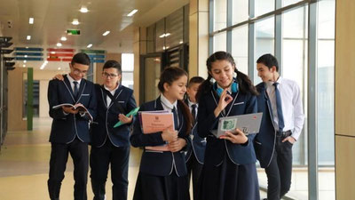 'Prezident ta`lim muassasalari agentligi o`quvchilarni kirish imtihonlariga tayyorlashda ko`mak berish maqsadida yangi loyihaga qo`l urdi'ning rasmi