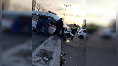 Изрображение 'В Алмазарском районе произошло ДТП с участием машины скорой помощи'