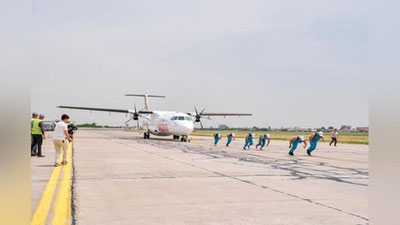 Изрображение 'В аэропорту Ташкента узбекские бодибилдеры поставили рекорд Гиннесса (фото, видео)'