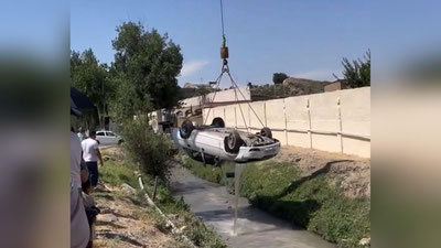 Изрображение 'В Самарканде автомобиль упал в канал (видео)'