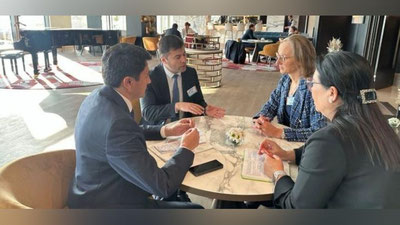 Изрображение 'Глава Минздрава обсудил с французской стороной организацию в нашей стране медицинской авиации'