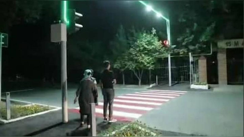 'Olmazor tumanida ilk innovasion svetofor o`rnatildi'ning rasmi