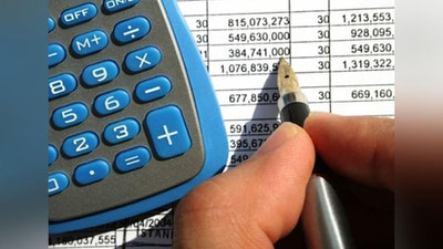 '2022 йил 1 ярмида 491 938 нафар фуқаро томонидан тақдим этиган  2 343 млрд. сўмлик даромади тўғрисида декларациясидан "контракт" тўлаган 135 325 нафар фуқарога 175,2 млрд. сўм қайтарилди'ning rasmi