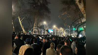 'Тошкентдаги меҳмонхона ёнида турган машиналар устига дарахт қулади (видео)'ning rasmi