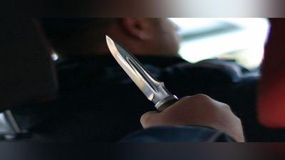 Изрображение 'Под Ташкентом пассажиры, угрожая ножом, ограбили и угнали у таксиста автомобиль'