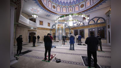 'Saudiya Arabistonida Qurbon hayiti namozining masjidlarda o`qilishiga ruxsat beriladi'ning rasmi