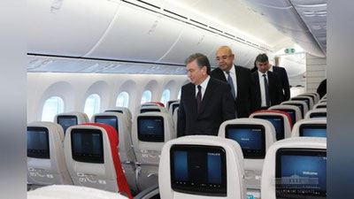 Изрображение 'ПРЕЗИДЕНТ ОСМОТРЕЛ НОВЫЙ ЛАЙНЕР BOEING DREAMLINER'