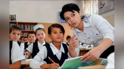 '1 martdan maktablarga jalb qilingan oliy toifali o`qituvchilar uchun vazirlikning maxsus ustamalar joriy qilinadi'ning rasmi