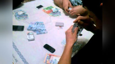 'Samarqanddan uy ijaraga olib, qimorxona tashkil qilgan ishtixonlik yigitga jinoyat ishi qo`zg`atildi'ning rasmi