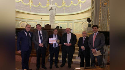 'PARIJDA IBN SINO  NOMIDAGI XALQARO MUKOFOTNI TOPShIRISh MAROSIMI BO`LIB O`TDI'ning rasmi