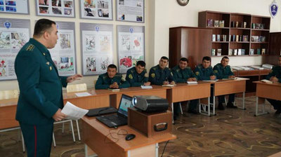 'Andijon va Sirdaryo viloyatlari IIB xodimlarining malakasini oshirishga  qaratilgan sayyor o`quv yig`inlari o`tkazilmoqda'ning rasmi