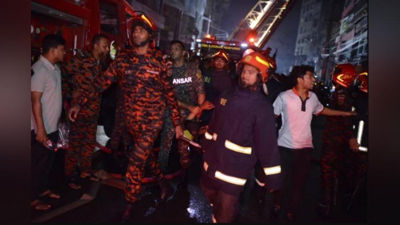 Изрображение 'В результате пожара в торговом центре в столице Бангладеш погибли 44 человека (видео)'