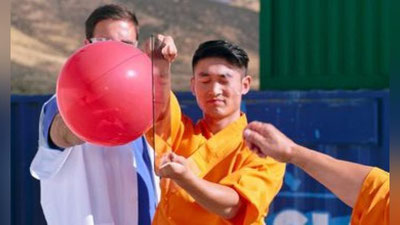 'Ижтимоий тармоқларда ойнани игна билан синдирган шаолинлик роҳибнинг видеоси пайдо бўлди (Видео)'ning rasmi