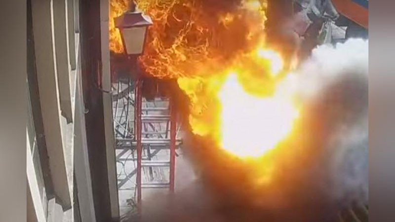 Изрображение 'В АМСТЕРДАМЕ ИЗ-ПОД ЗЕМЛИ ВЫРОС ОГНЕННЫЙ СТОЛБ (ВИДЕО)'