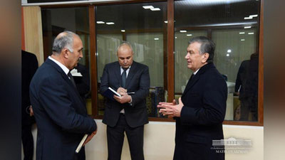'Prezident Xiva tumanidagi “Khiva Silk Fabric” korxonasini borib ko`rdi'ning rasmi