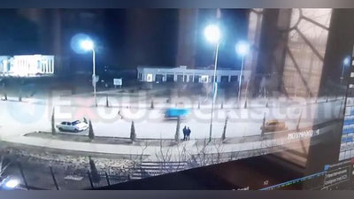 Изрображение 'В Каракалпакстане сотрудник ДПС погиб, пытаясь остановить пьяного водителя (видео, 18+)'