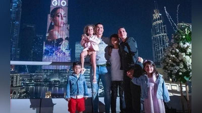 Изрображение 'Роналду украсил самую высокую башню в мире портретом возлюбленной (видео)'