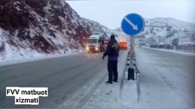 Изрображение 'На перевале "Камчик" расчищают проезжую часть от снега'