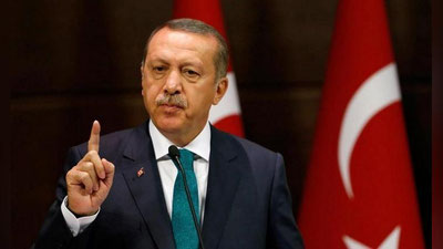 '250 mingga yaqin Suriyalik qochoqlar Turkiyaga kirishmoqchi'ning rasmi